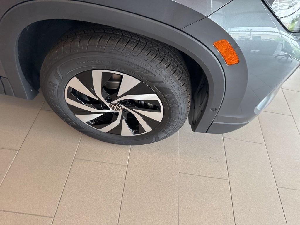 new 2025 Volkswagen Tiguan car, priced at $32,721