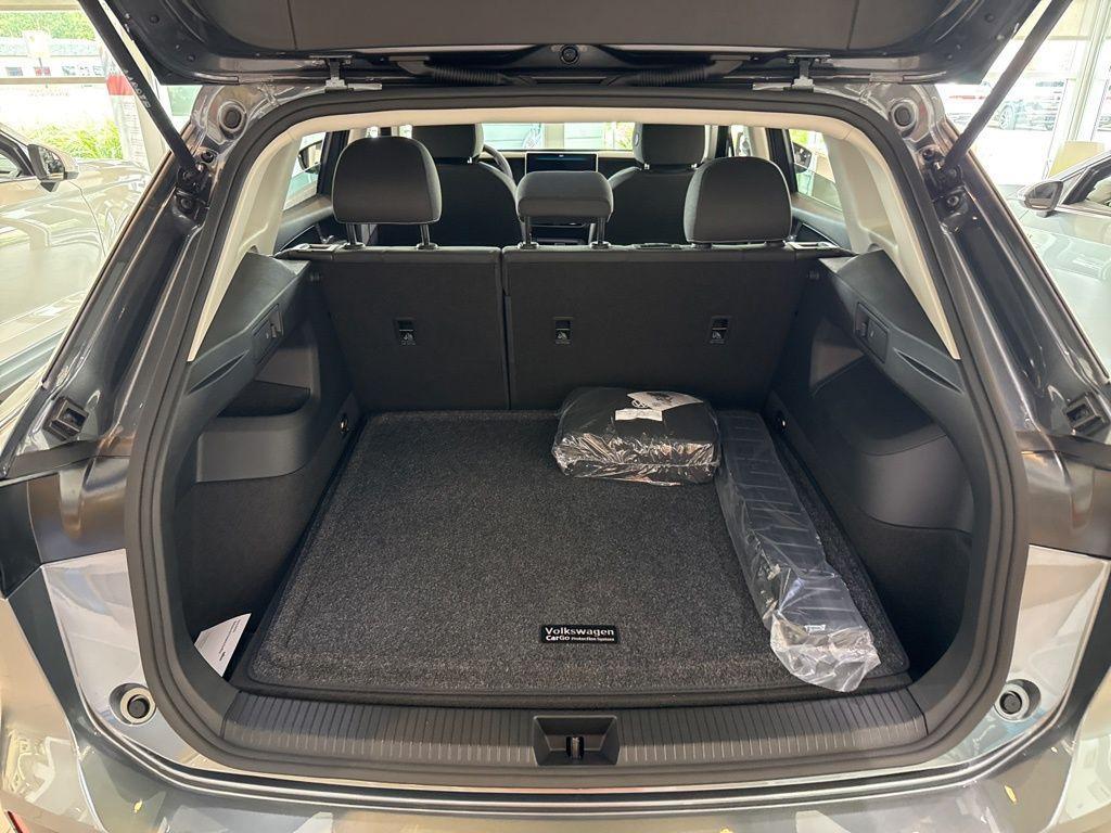 new 2025 Volkswagen Tiguan car, priced at $32,721