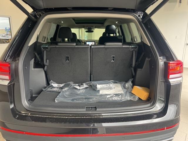 new 2025 Volkswagen Atlas car, priced at $46,622
