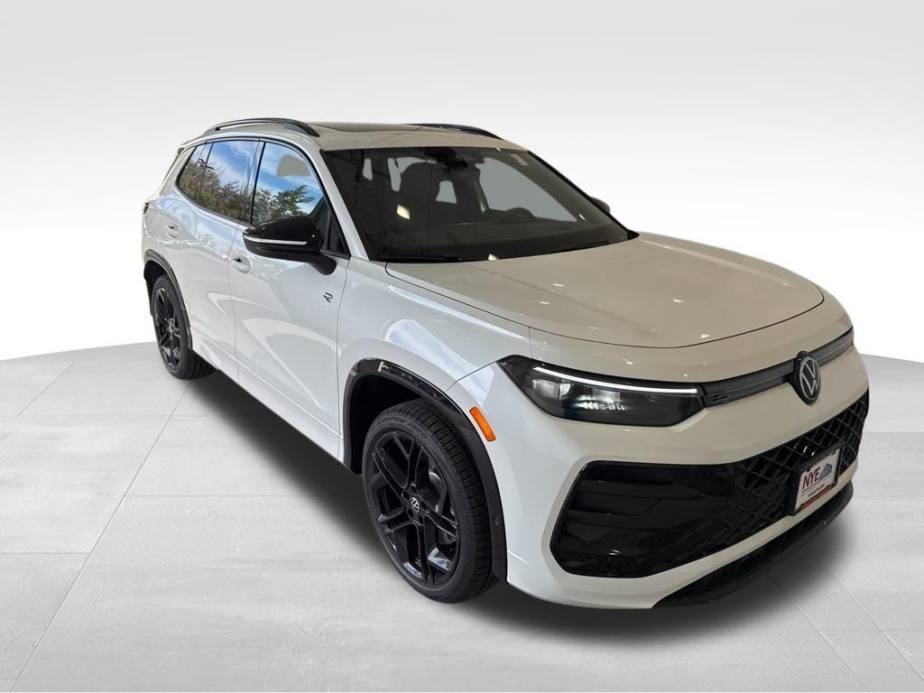 new 2025 Volkswagen Tiguan car, priced at $40,190