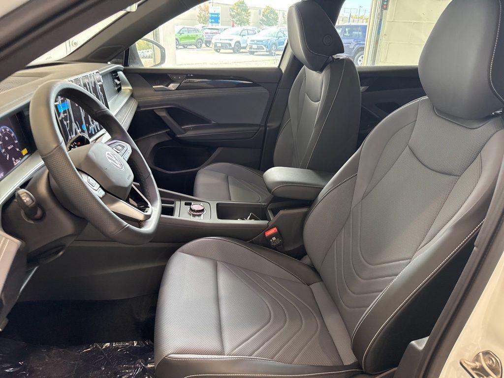 new 2025 Volkswagen Tiguan car, priced at $40,190
