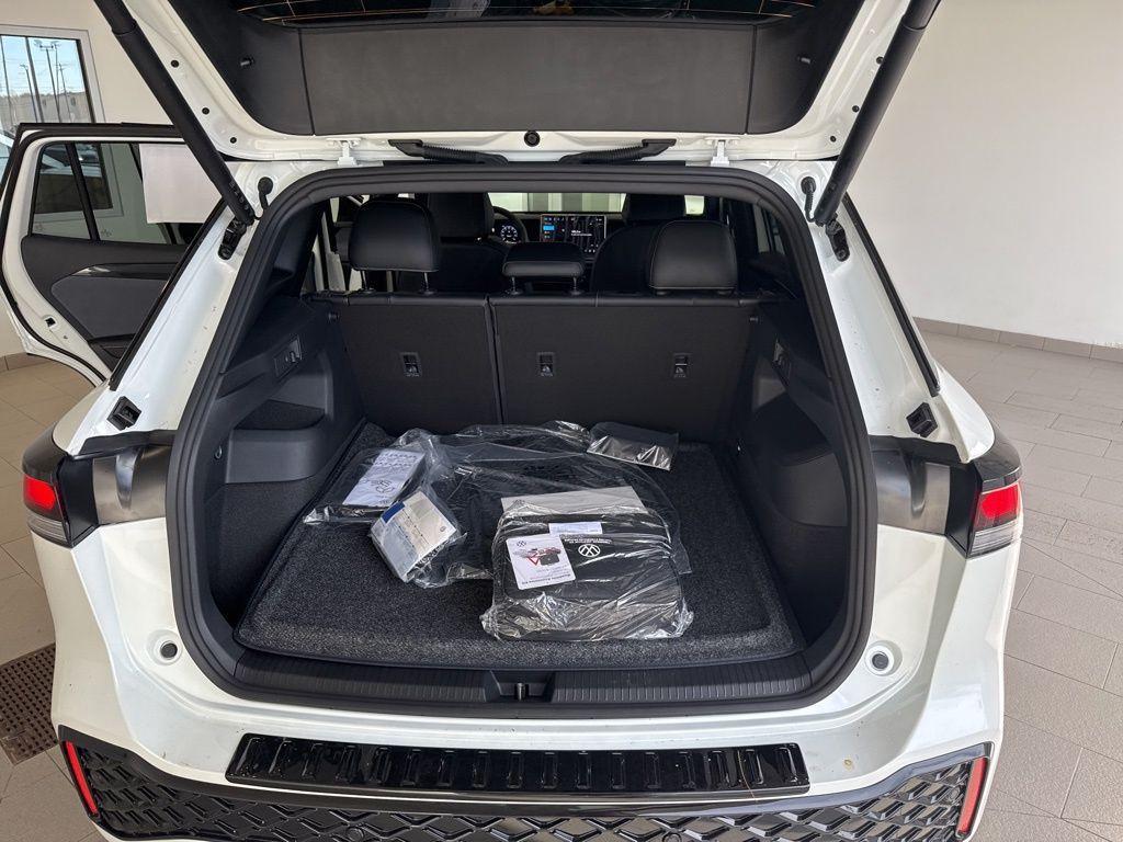 new 2025 Volkswagen Tiguan car, priced at $40,190