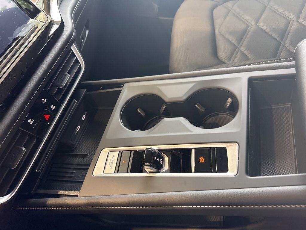 new 2025 Volkswagen Atlas car, priced at $42,577