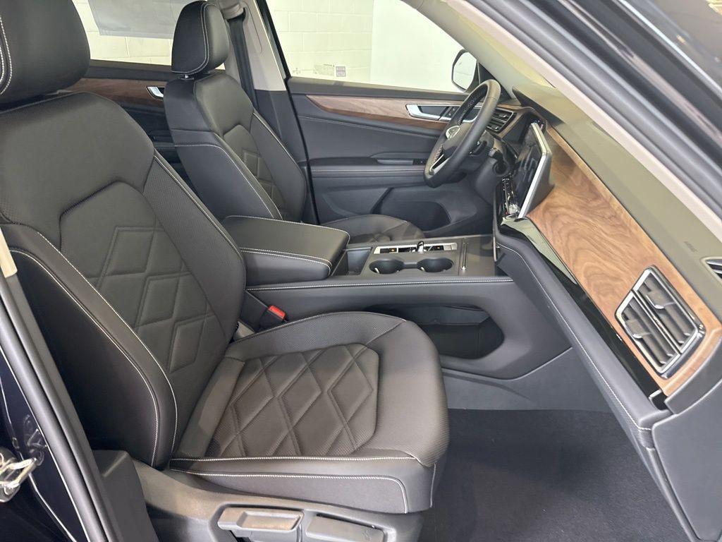 new 2025 Volkswagen Atlas car, priced at $42,577