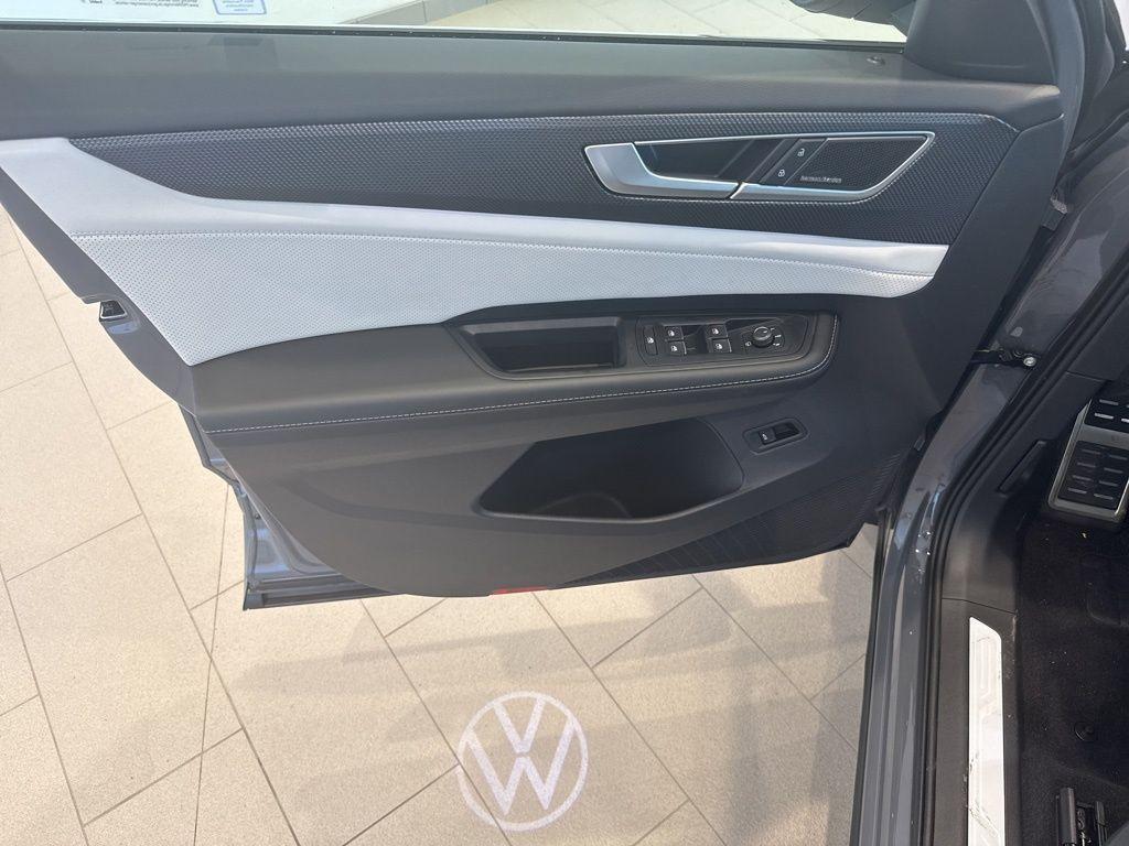 new 2026 Volkswagen Atlas Cross Sport car, priced at $56,186