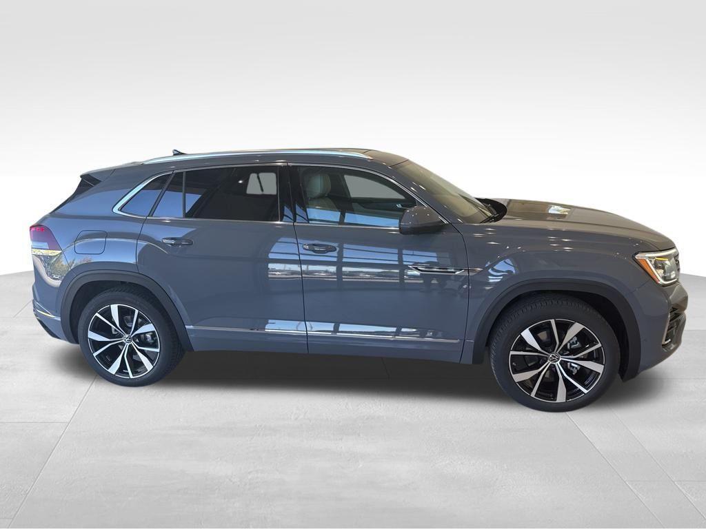 new 2026 Volkswagen Atlas Cross Sport car, priced at $56,186