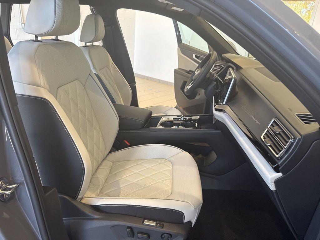 new 2026 Volkswagen Atlas Cross Sport car, priced at $56,186