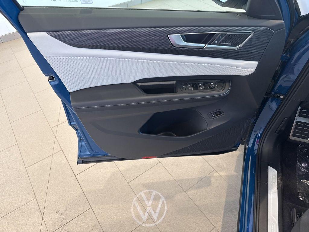 new 2026 Volkswagen Atlas Cross Sport car, priced at $55,731