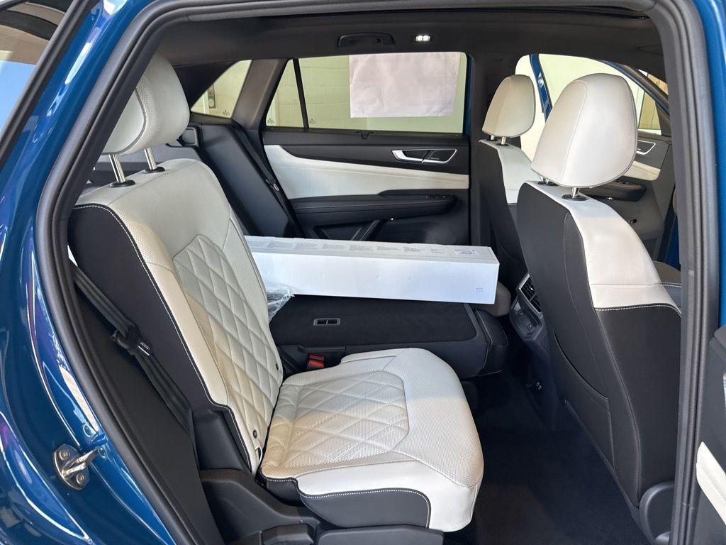 new 2026 Volkswagen Atlas Cross Sport car, priced at $55,731