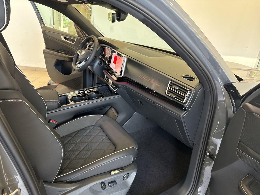 new 2026 Volkswagen Atlas Cross Sport car, priced at $56,186