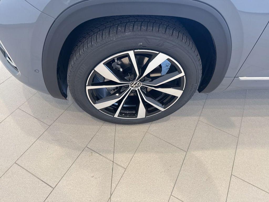 new 2026 Volkswagen Atlas Cross Sport car, priced at $56,186