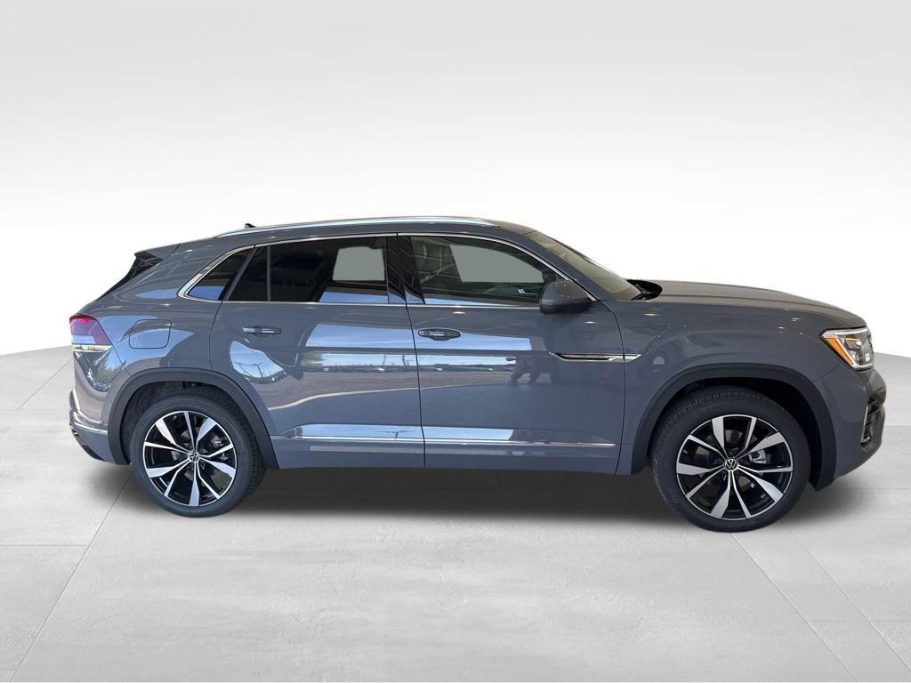 new 2026 Volkswagen Atlas Cross Sport car, priced at $56,186