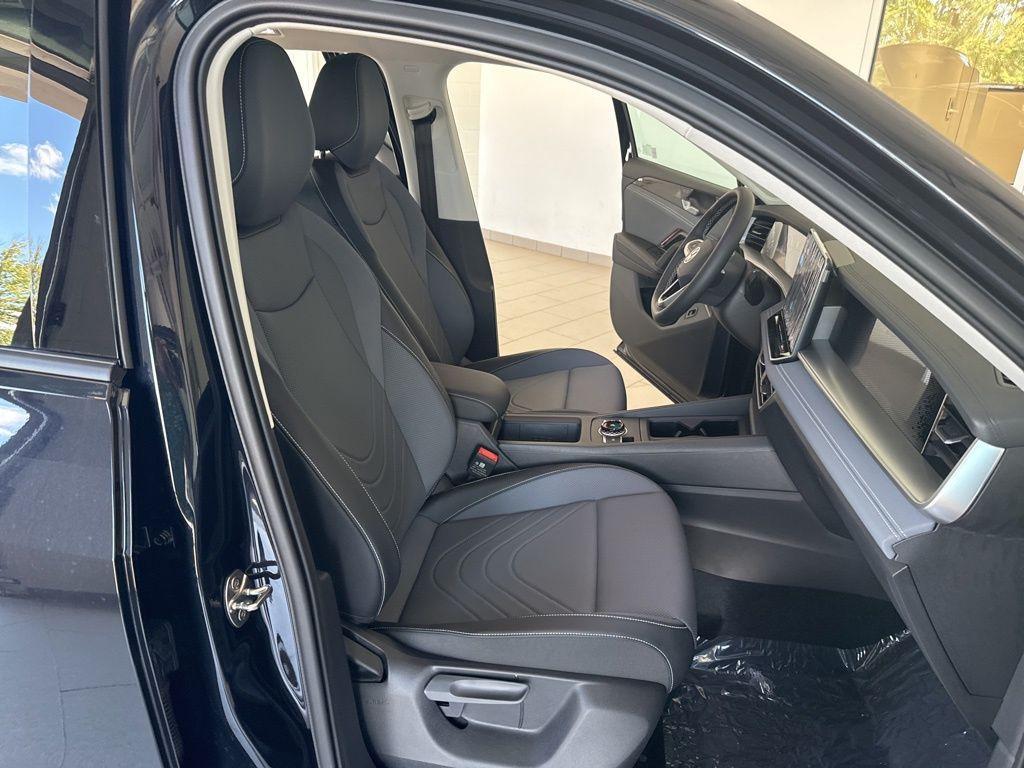 new 2025 Volkswagen Tiguan car, priced at $37,871