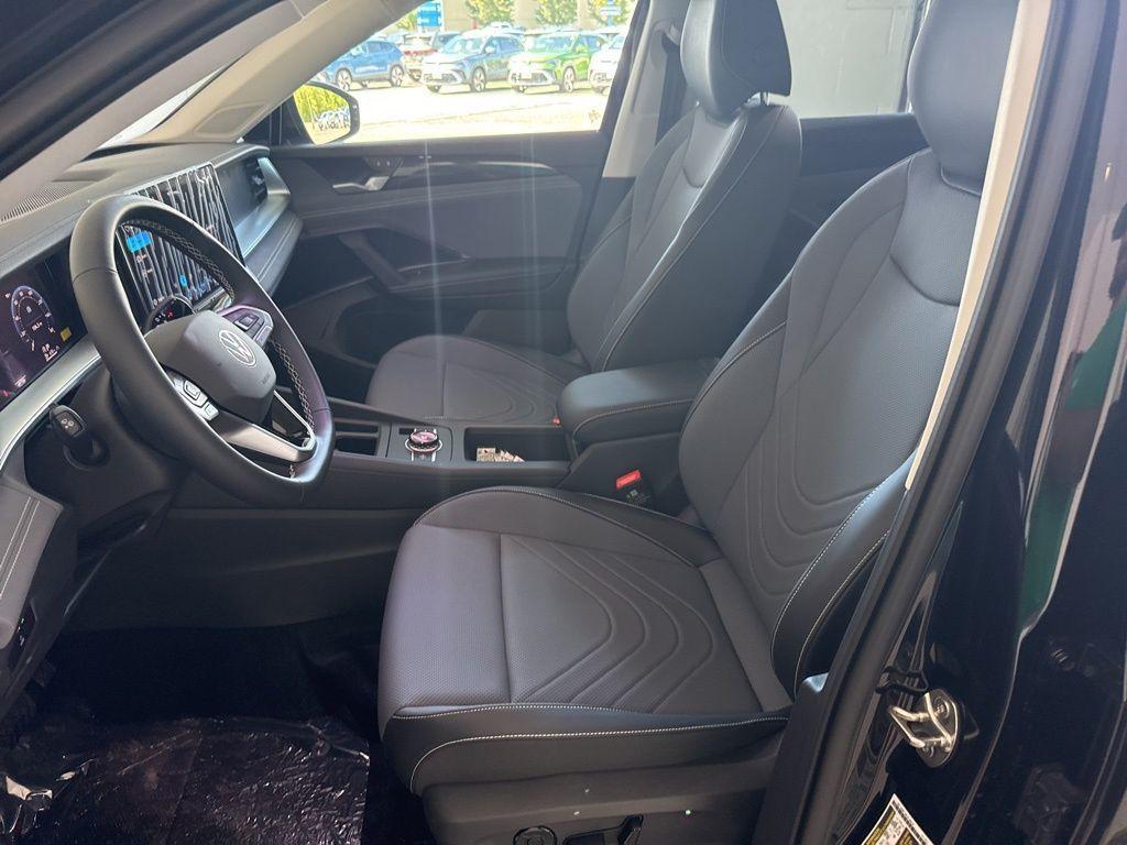 new 2025 Volkswagen Tiguan car, priced at $37,871