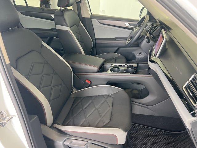 used 2024 Volkswagen Atlas car, priced at $43,552