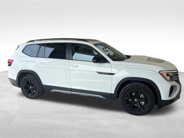 used 2024 Volkswagen Atlas car, priced at $43,552