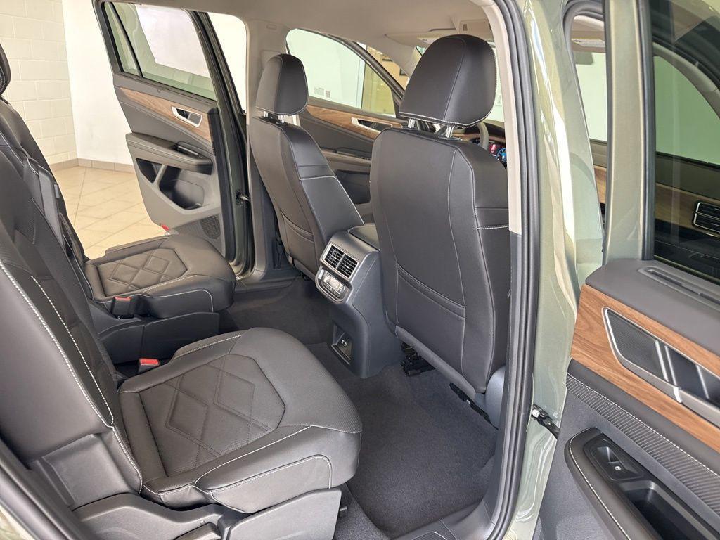 new 2026 Volkswagen Atlas car, priced at $48,640