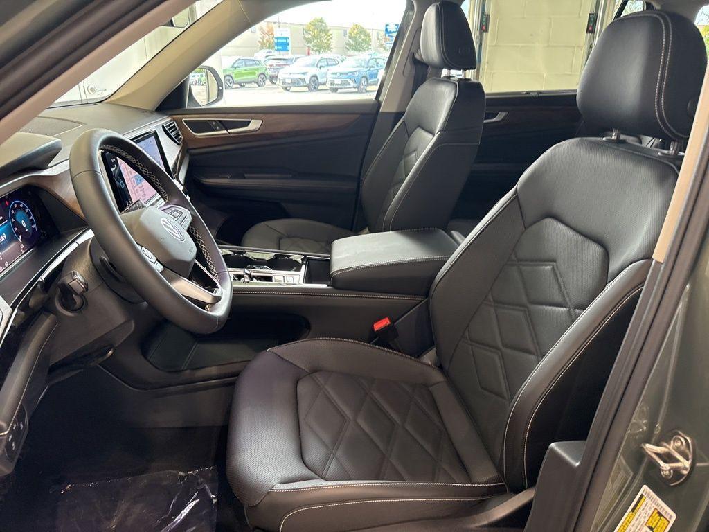 new 2026 Volkswagen Atlas car, priced at $48,640