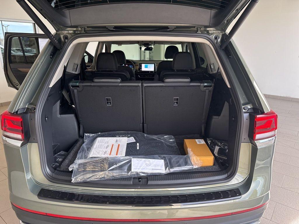 new 2026 Volkswagen Atlas car, priced at $48,640
