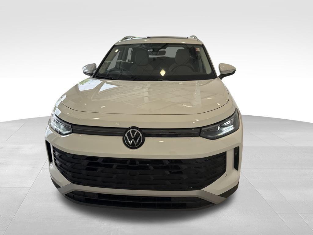 new 2025 Volkswagen Tiguan car, priced at $37,699