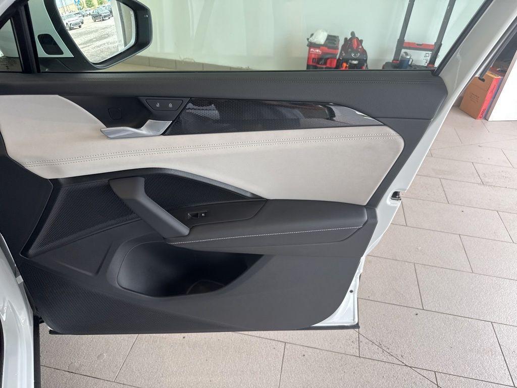 new 2025 Volkswagen Tiguan car, priced at $37,699