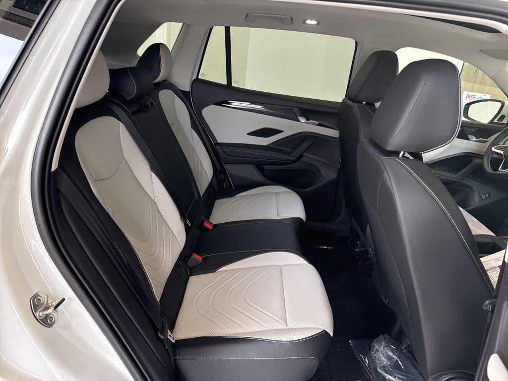 new 2025 Volkswagen Tiguan car, priced at $37,699