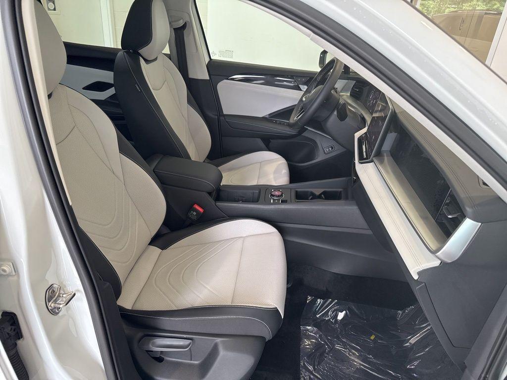 new 2025 Volkswagen Tiguan car, priced at $37,699