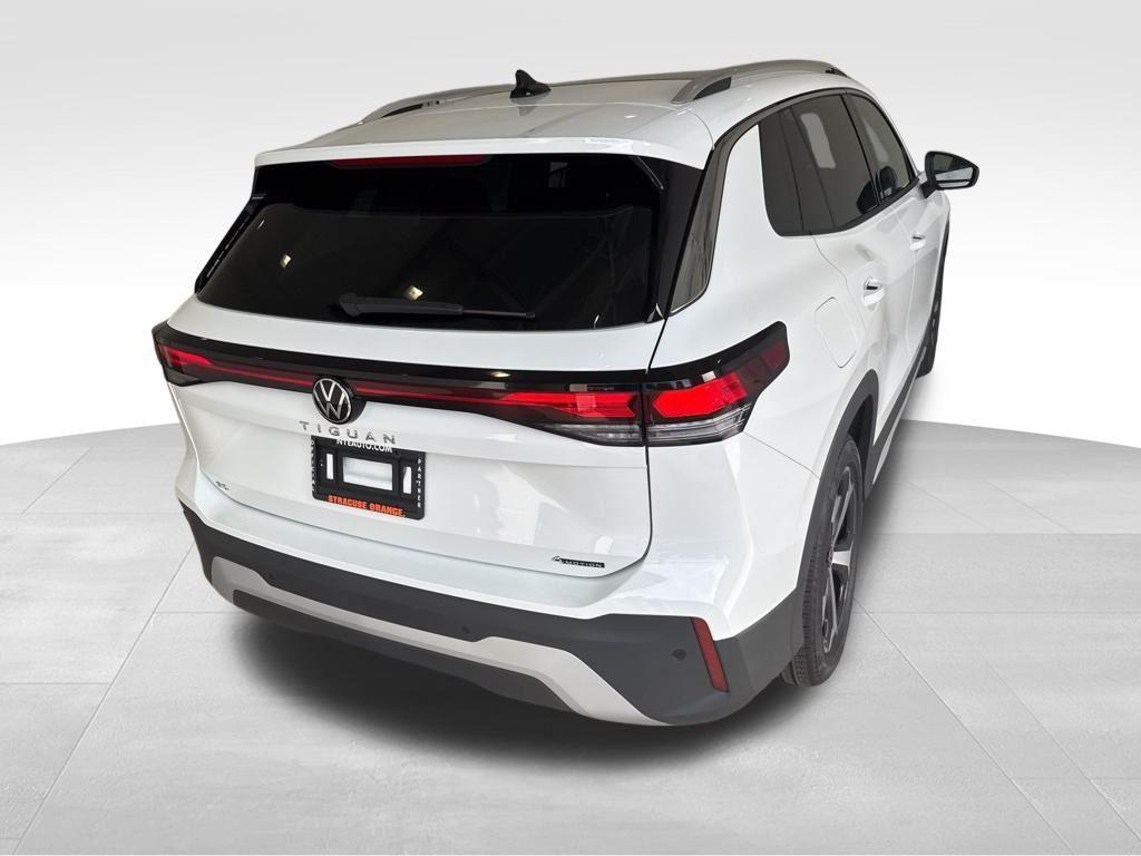 new 2025 Volkswagen Tiguan car, priced at $37,437