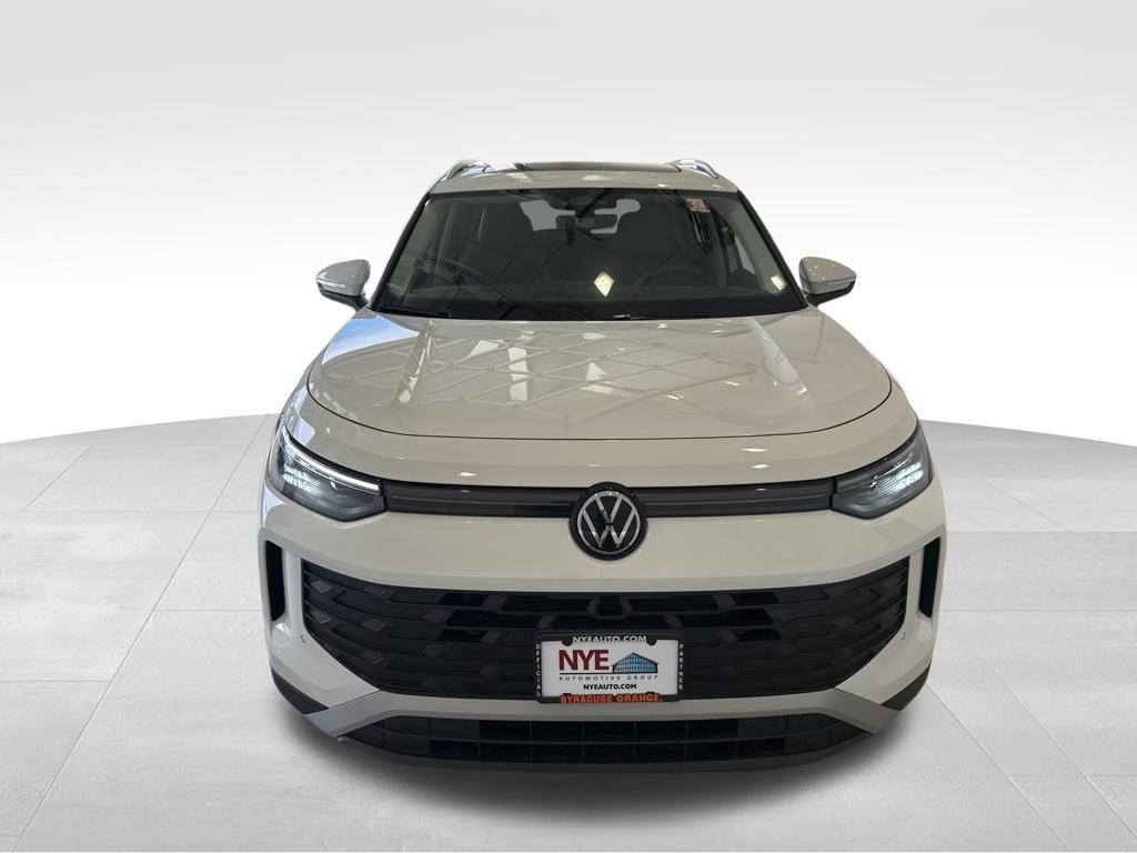new 2025 Volkswagen Tiguan car, priced at $37,437