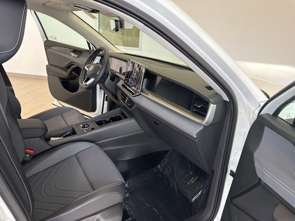 new 2025 Volkswagen Tiguan car, priced at $37,437