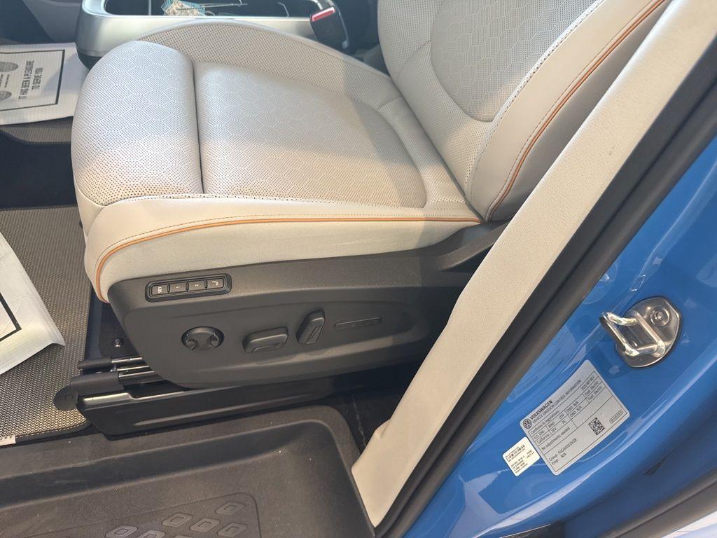 new 2025 Volkswagen ID. Buzz car, priced at $67,427