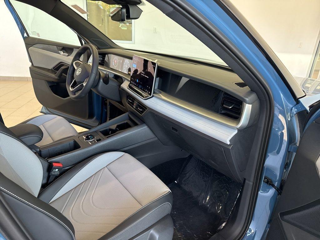 new 2025 Volkswagen Tiguan car, priced at $40,472