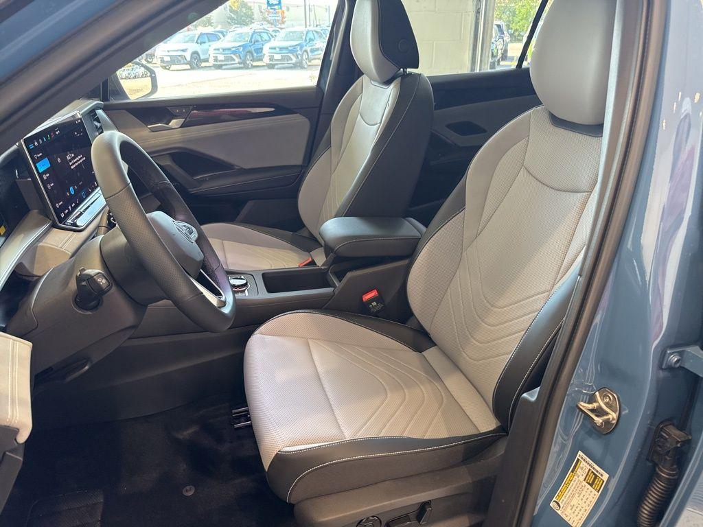 new 2025 Volkswagen Tiguan car, priced at $40,472