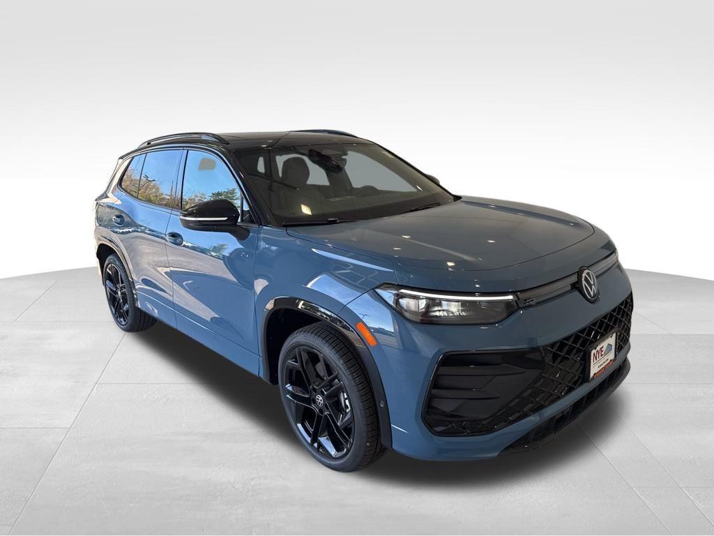 new 2025 Volkswagen Tiguan car, priced at $40,472