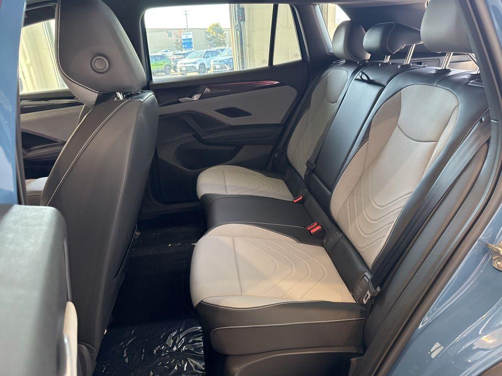 new 2025 Volkswagen Tiguan car, priced at $40,472