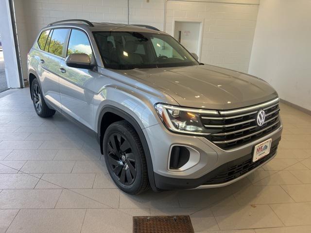 new 2024 Volkswagen Atlas car, priced at $42,437