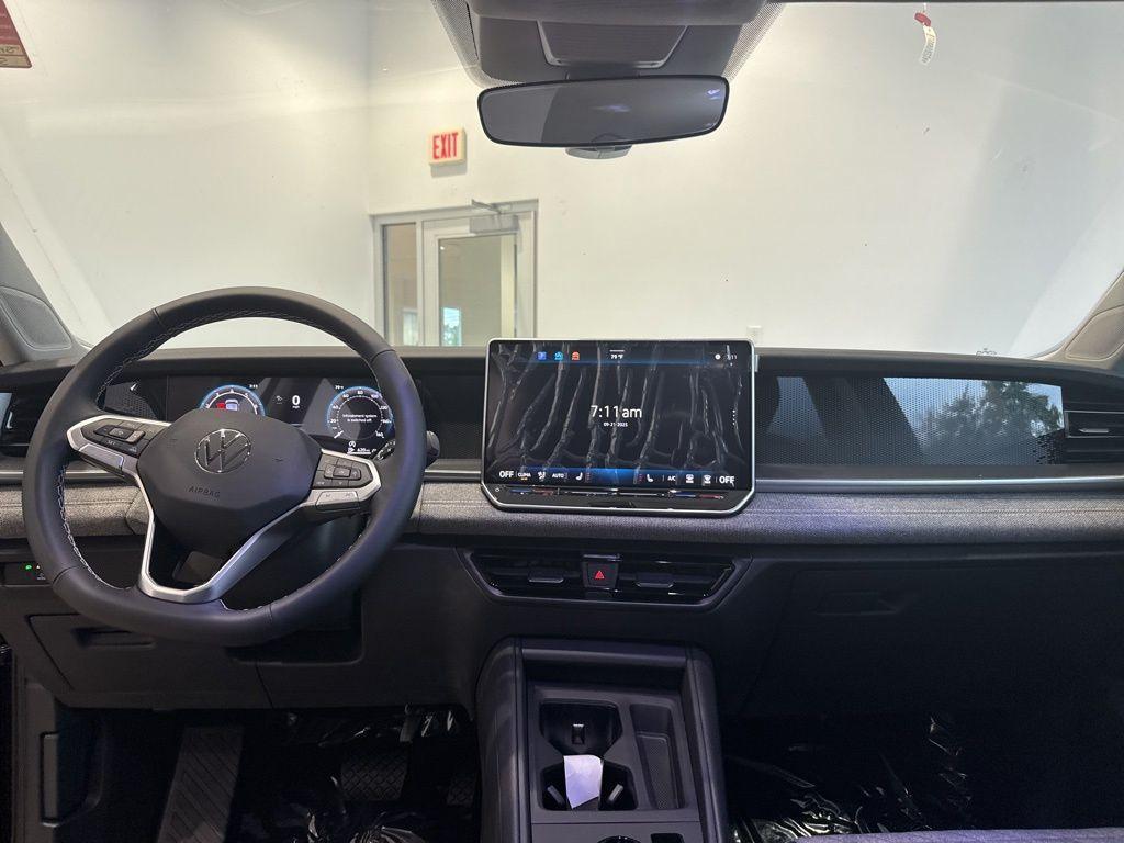 new 2025 Volkswagen Tiguan car, priced at $33,082