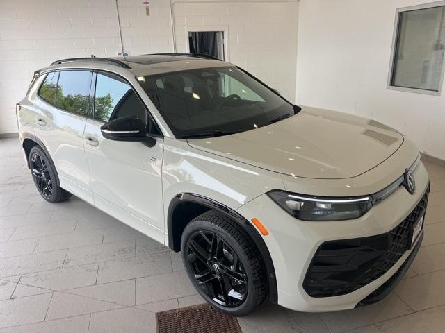 new 2025 Volkswagen Tiguan car, priced at $38,681
