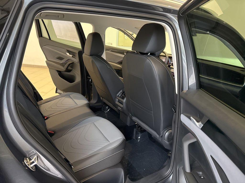 new 2025 Volkswagen Tiguan car, priced at $35,871