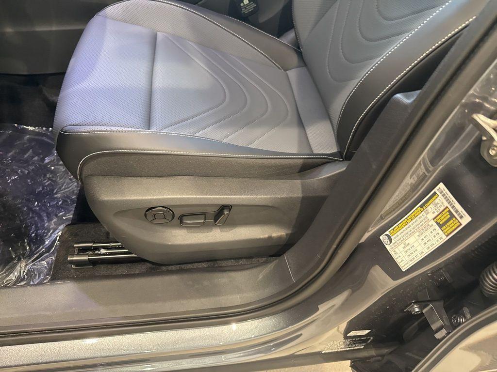 new 2025 Volkswagen Tiguan car, priced at $35,871