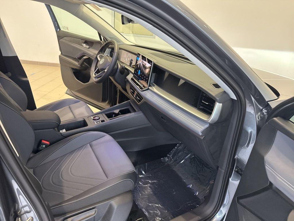 new 2025 Volkswagen Tiguan car, priced at $35,871