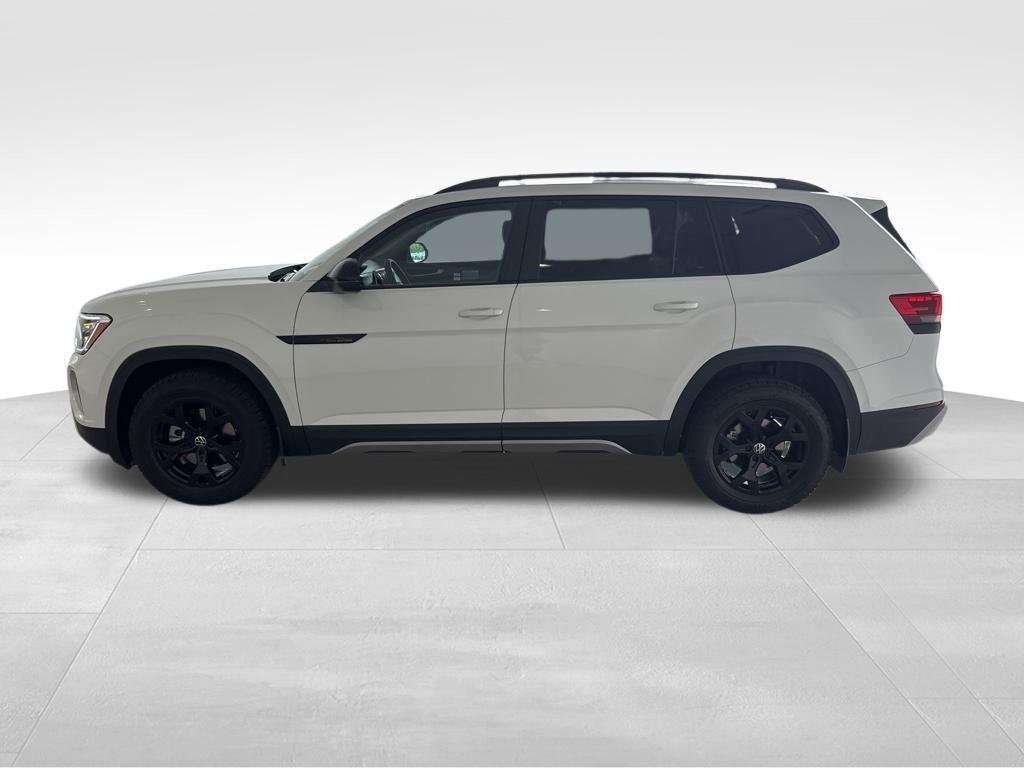 new 2025 Volkswagen Atlas car, priced at $47,916
