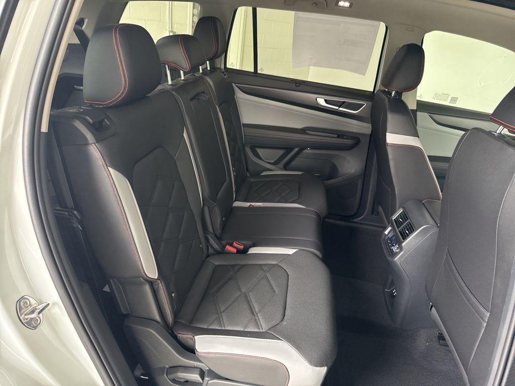 new 2025 Volkswagen Atlas car, priced at $47,916