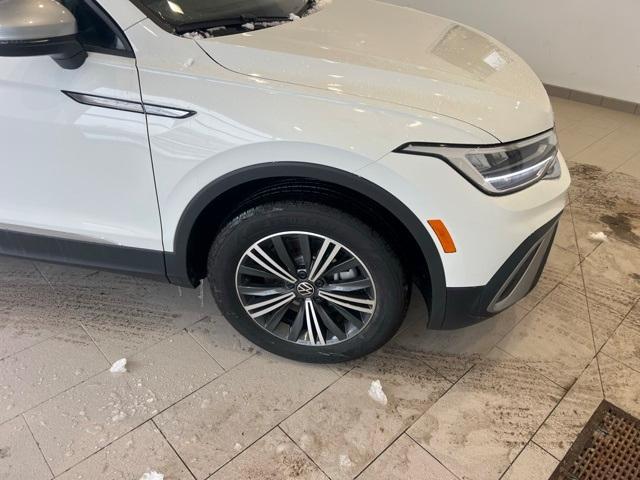 new 2024 Volkswagen Tiguan car, priced at $36,051