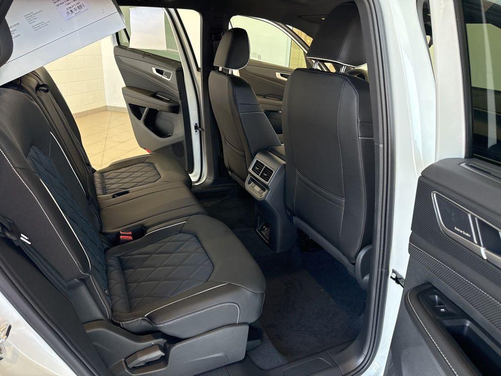 new 2026 Volkswagen Atlas Cross Sport car, priced at $56,186