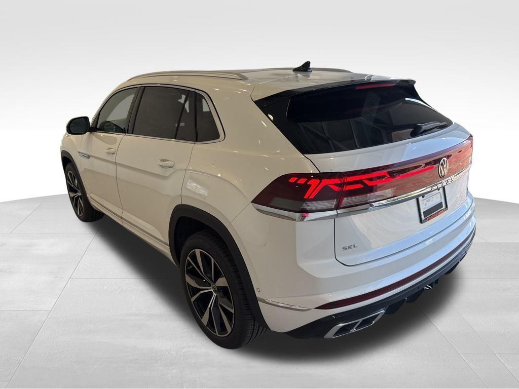 new 2026 Volkswagen Atlas Cross Sport car, priced at $56,186