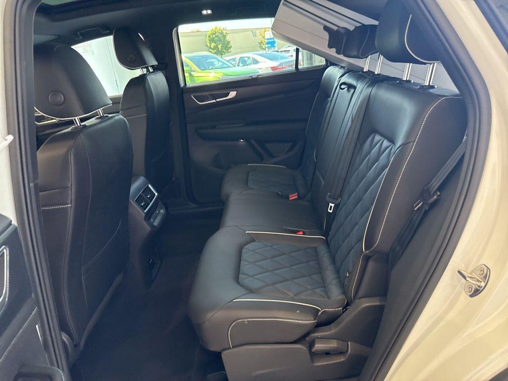 new 2026 Volkswagen Atlas Cross Sport car, priced at $56,186