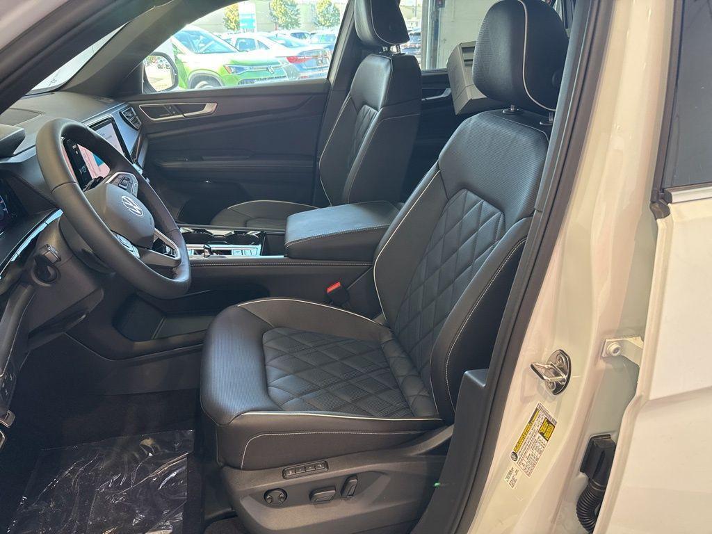 new 2026 Volkswagen Atlas Cross Sport car, priced at $56,186