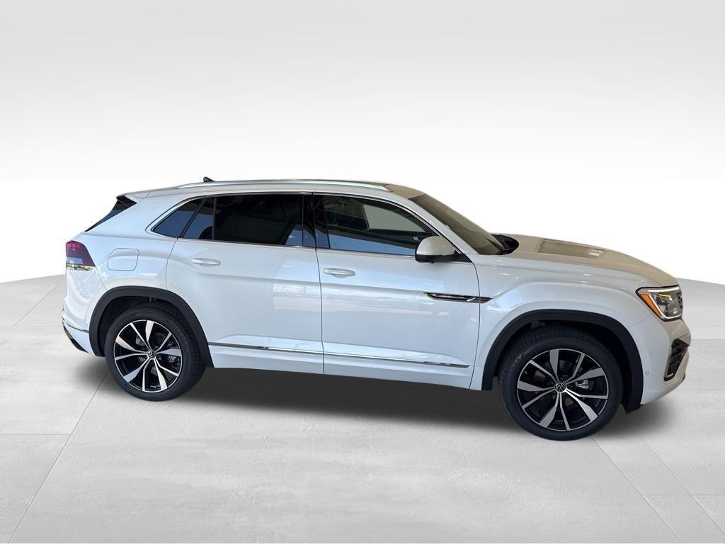 new 2026 Volkswagen Atlas Cross Sport car, priced at $56,186