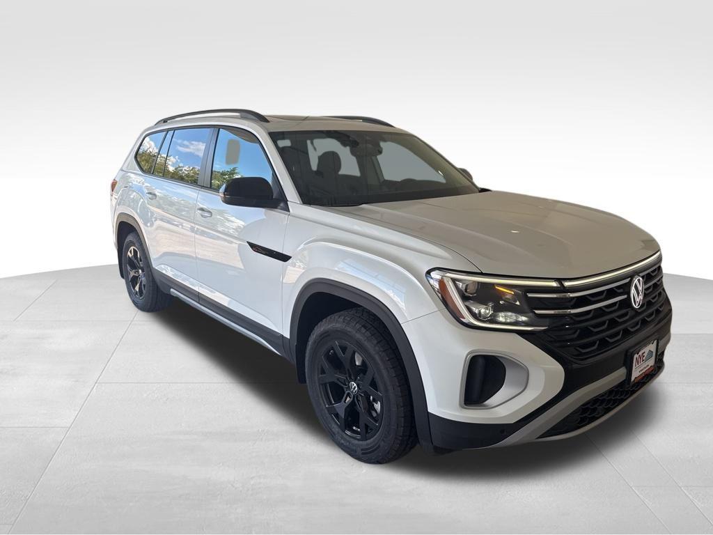new 2026 Volkswagen Atlas car, priced at $51,652